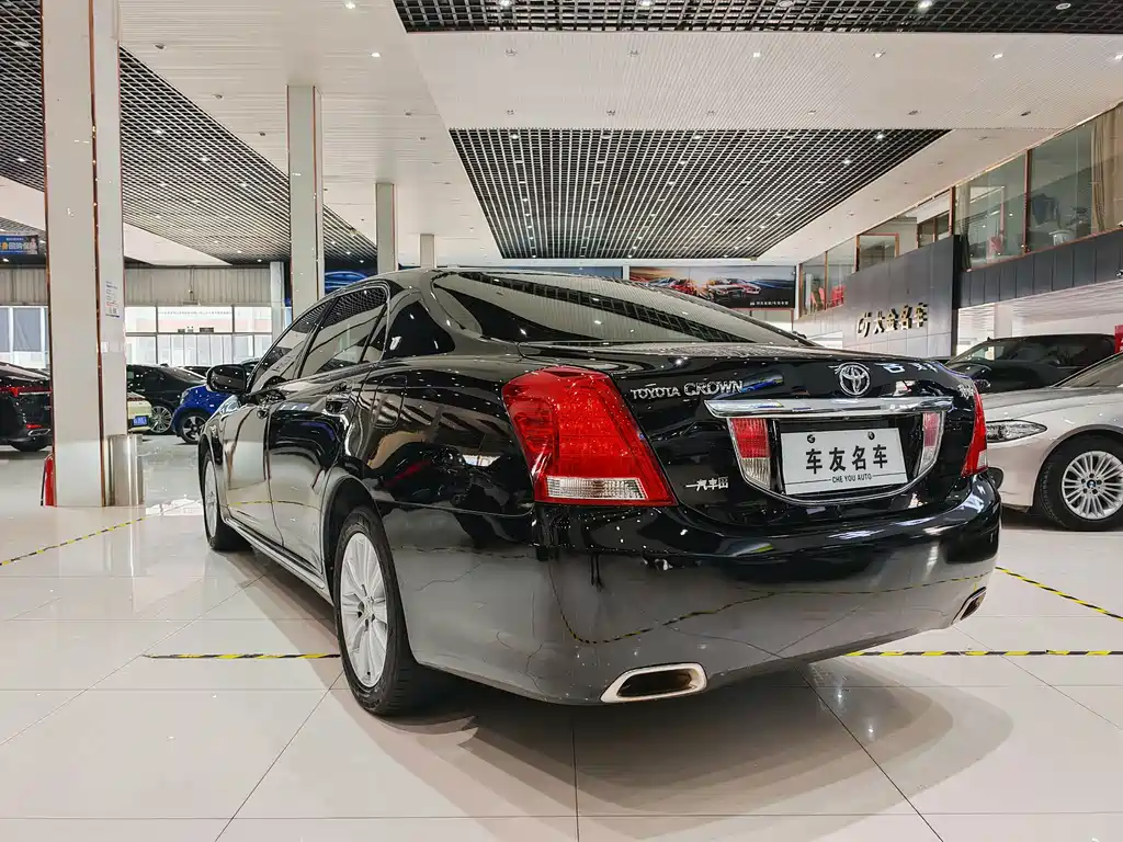 Toyota Crown — миниатюра 16