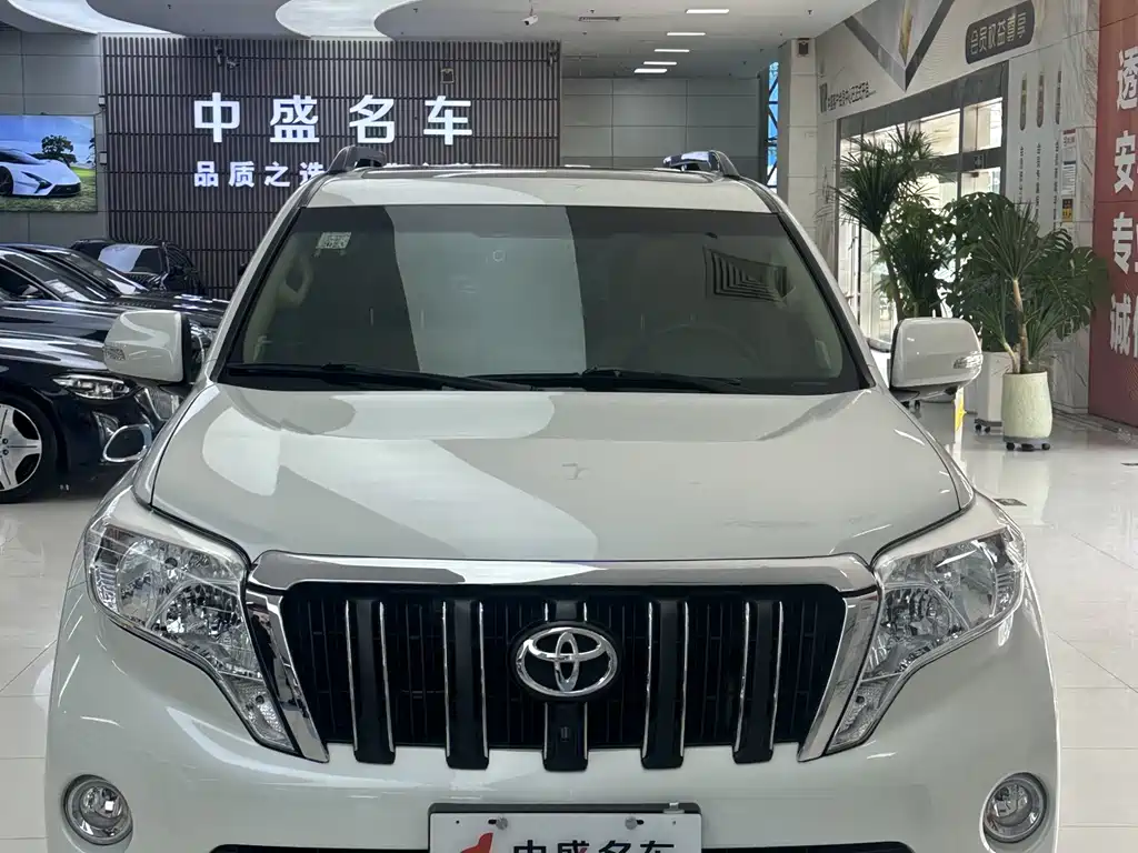 Toyota Land Cruiser Prado 2016 2.7L AT Standard