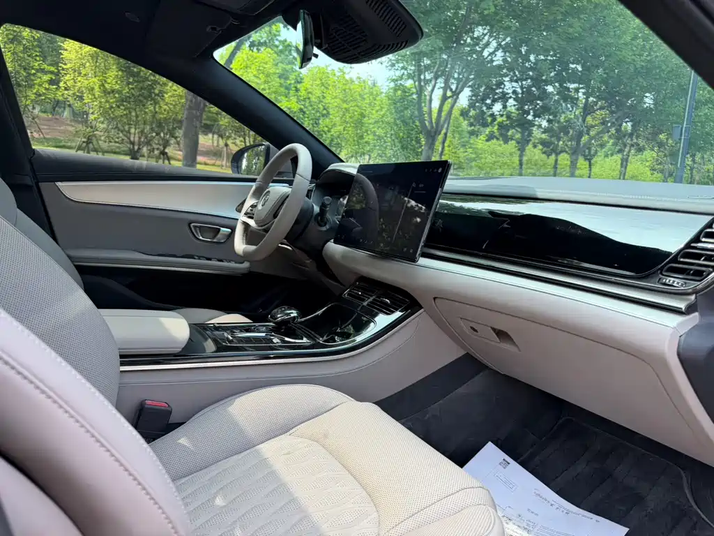 BYD Han 2025 EV Smart Drive 701KM