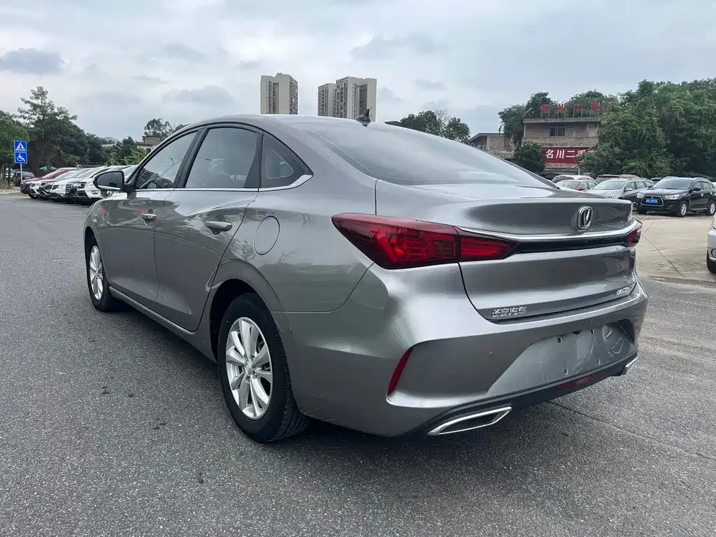 Changan Eado — миниатюра 5