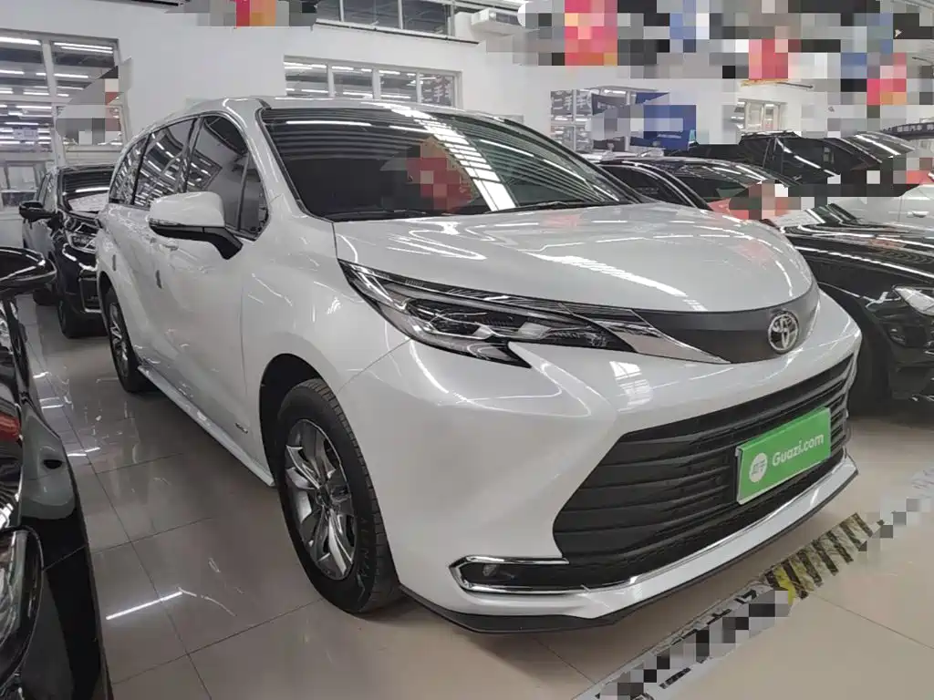 Toyota Sienna — миниатюра 4