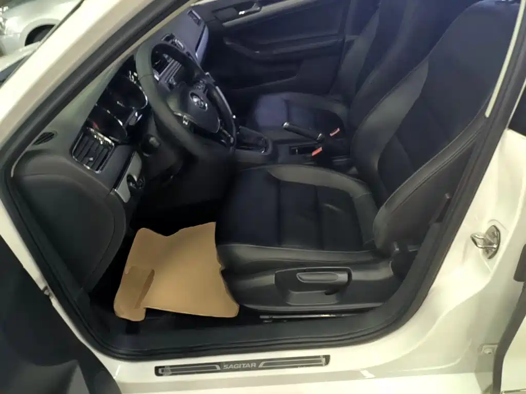 Volkswagen Sagitar — миниатюра 15