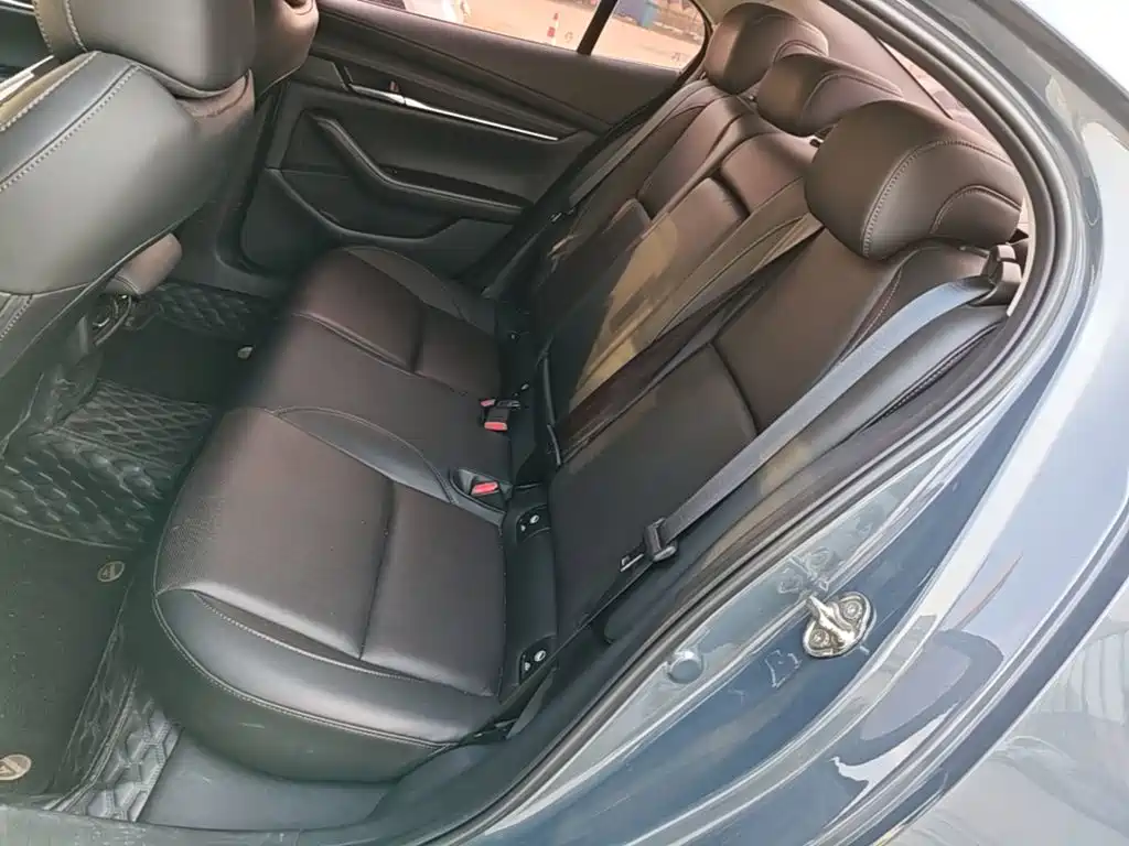 Mazda 3 Axela — миниатюра 17
