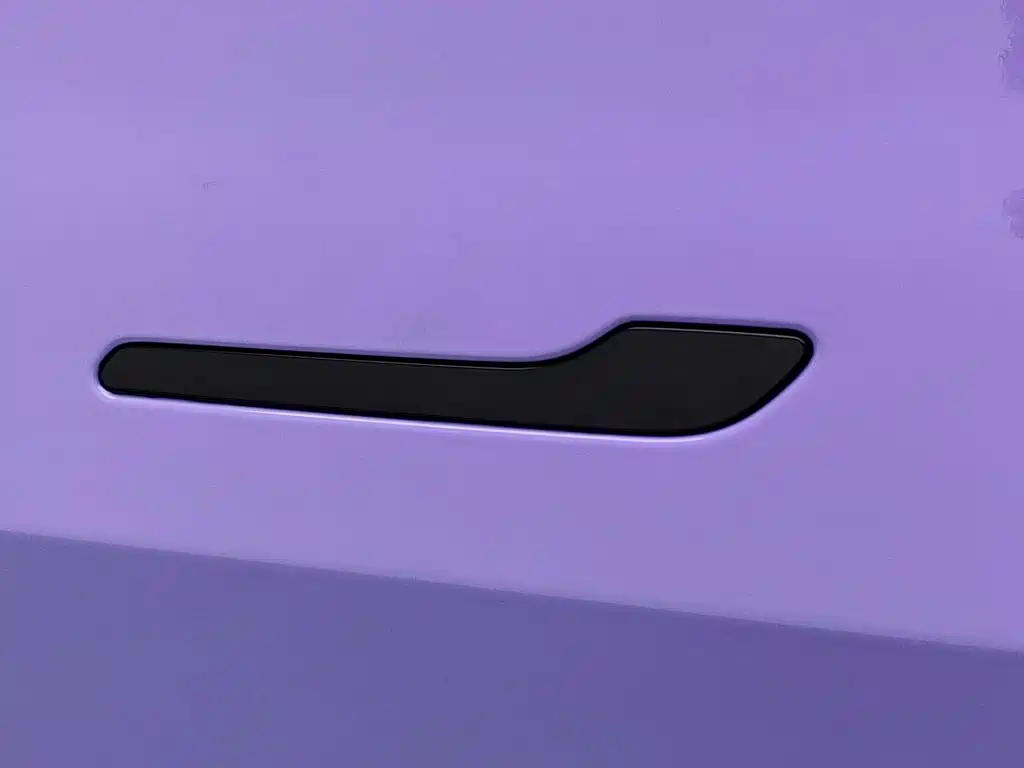 Tesla Model 3 — миниатюра 18