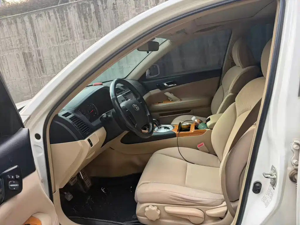 Toyota Reiz — миниатюра 8