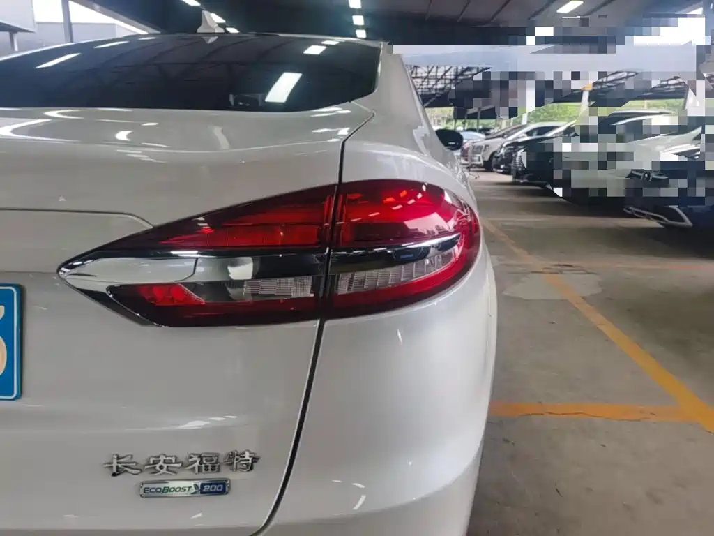 Ford Mondeo — миниатюра 8