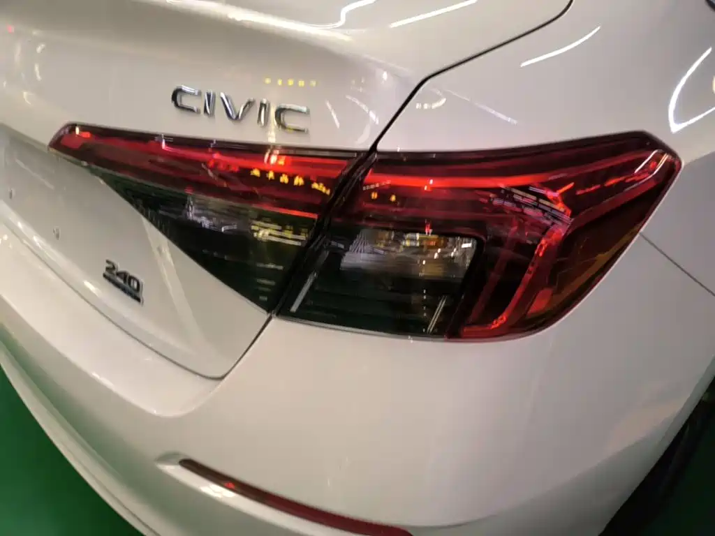 Honda Civic — миниатюра 8