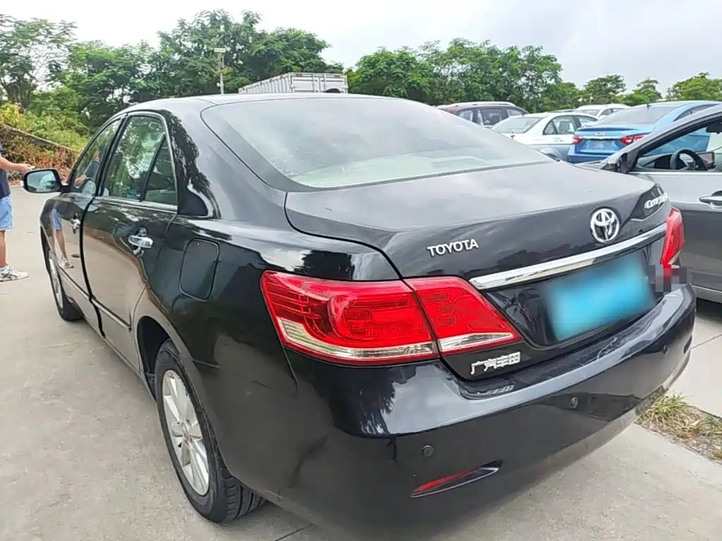 Toyota Camry — миниатюра 5