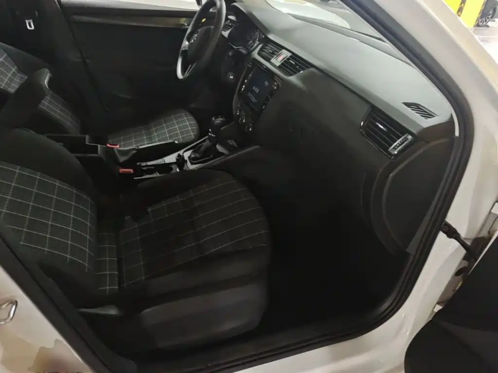 Skoda Octavia — миниатюра 25