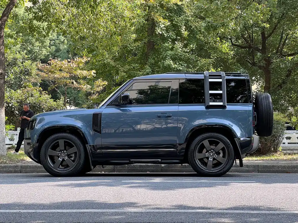 Land Rover Defender — миниатюра 7