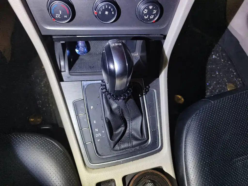 Volkswagen Golf — миниатюра 10