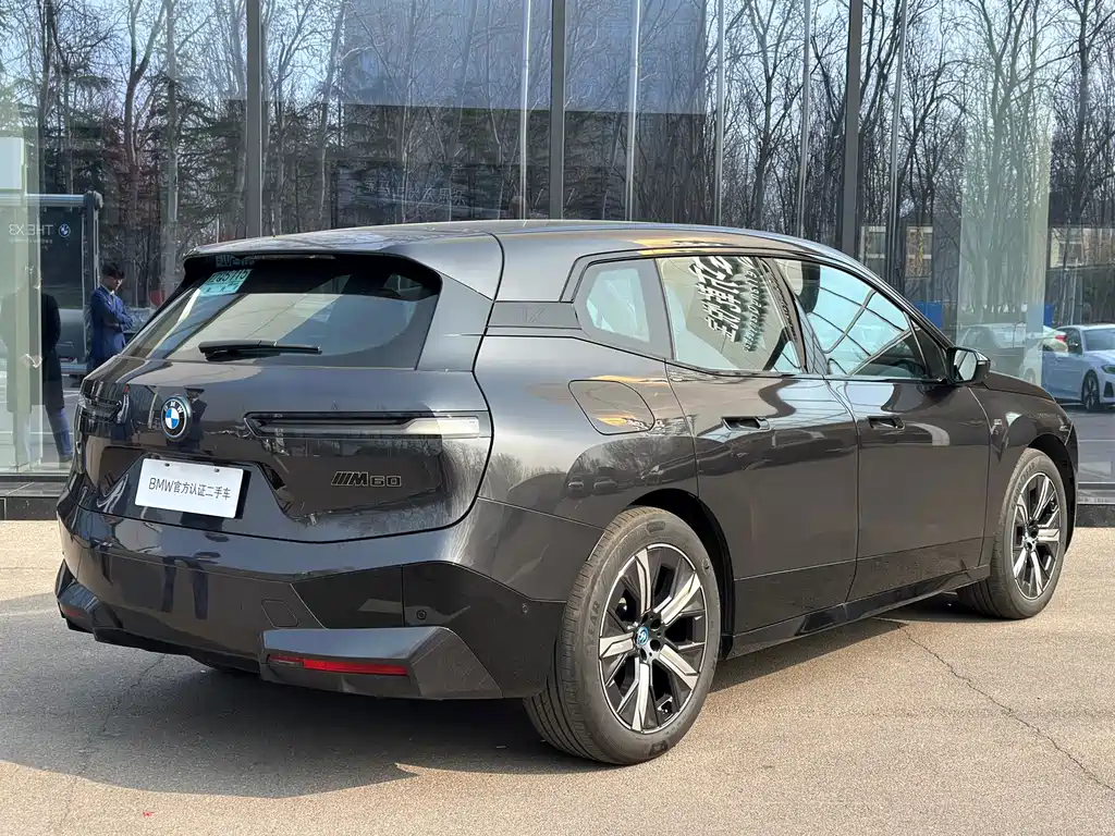 BMW iX M60 2023 M60