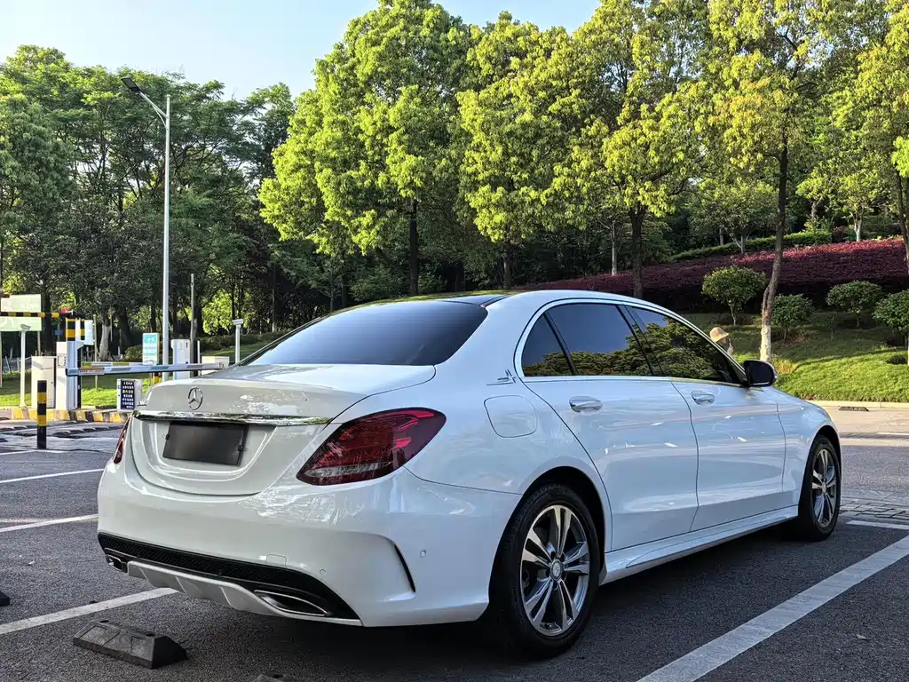 Mercedes-Benz C-Class — миниатюра 4