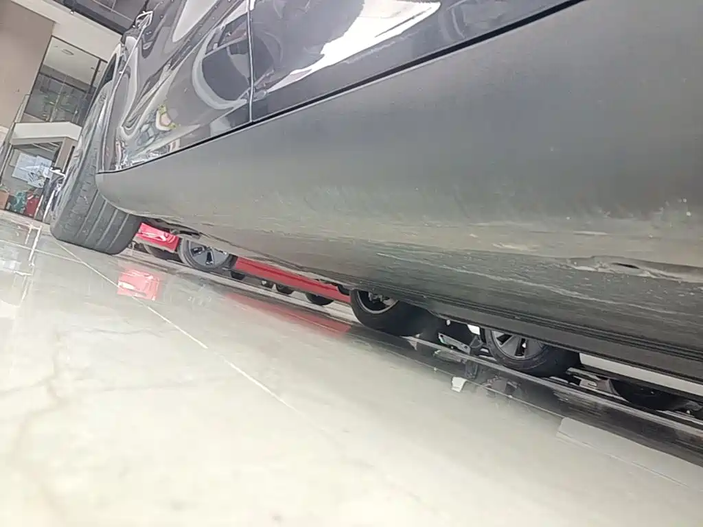 Tesla Model Y — миниатюра 22