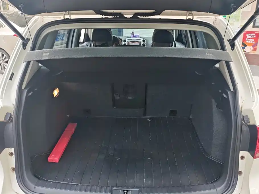 Volkswagen Tiguan — миниатюра 4