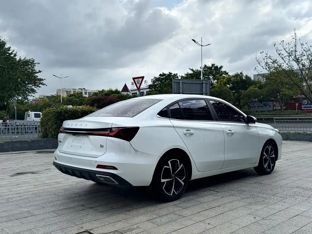 Roewe i5 — миниатюра 4