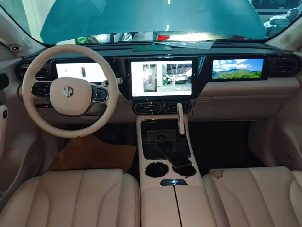 Leapmotor Leapmotor C11 — миниатюра 10