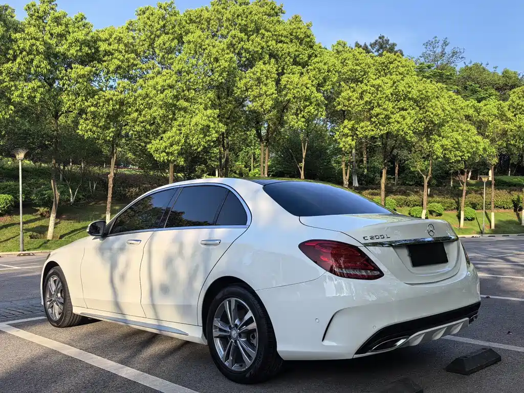 Mercedes-Benz C-Class — миниатюра 6