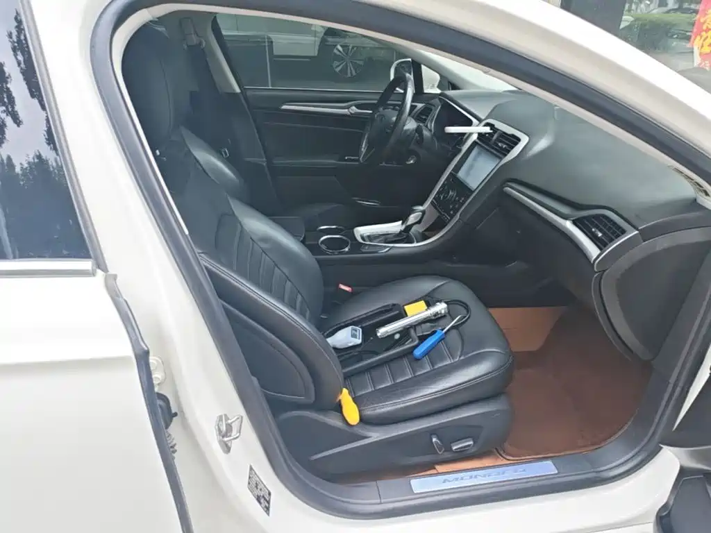 Ford Mondeo — миниатюра 25