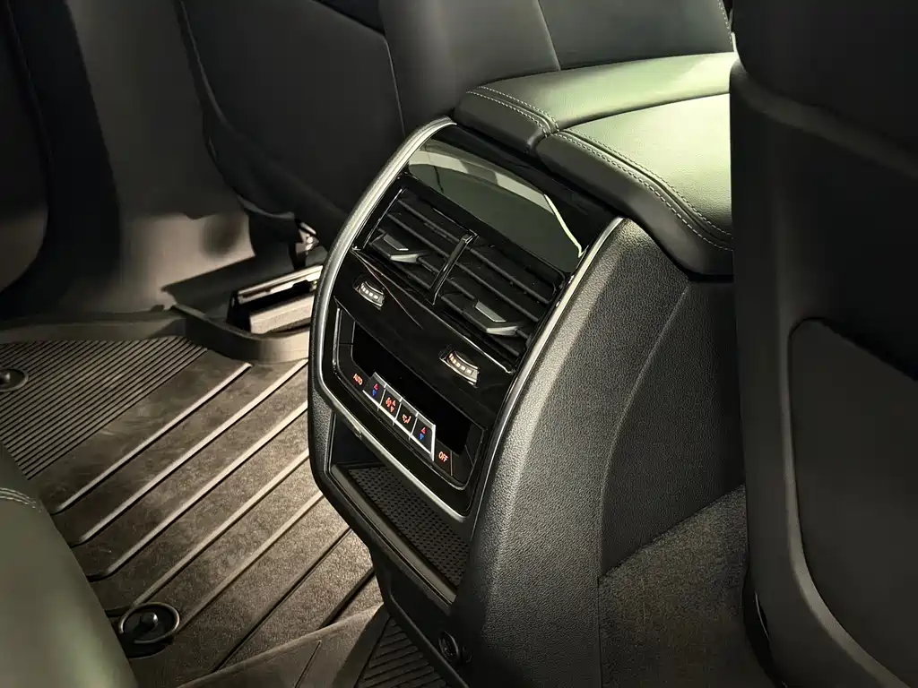 BMW X5 M — миниатюра 30