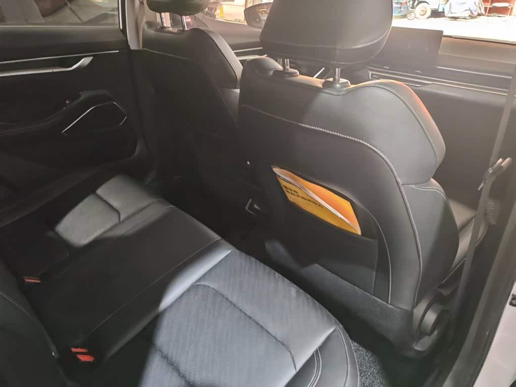 Geely Emgrand 1.5 л 2023 г. Белый, пробег 5000 км