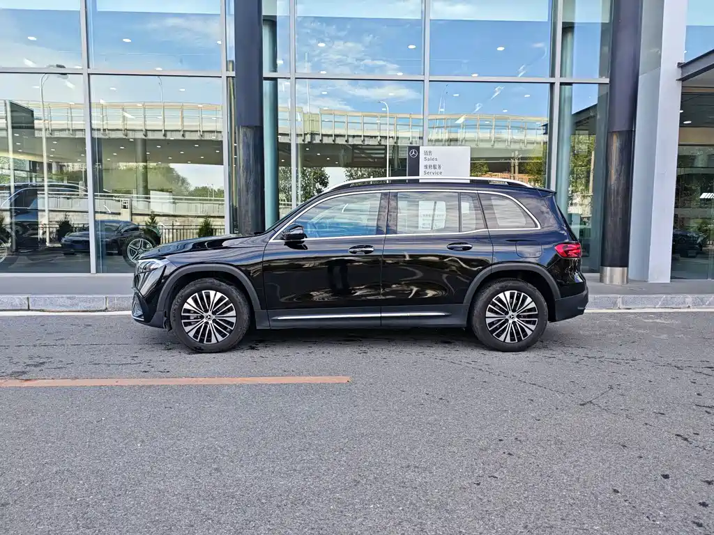 Mercedes-Benz EQB — миниатюра 2