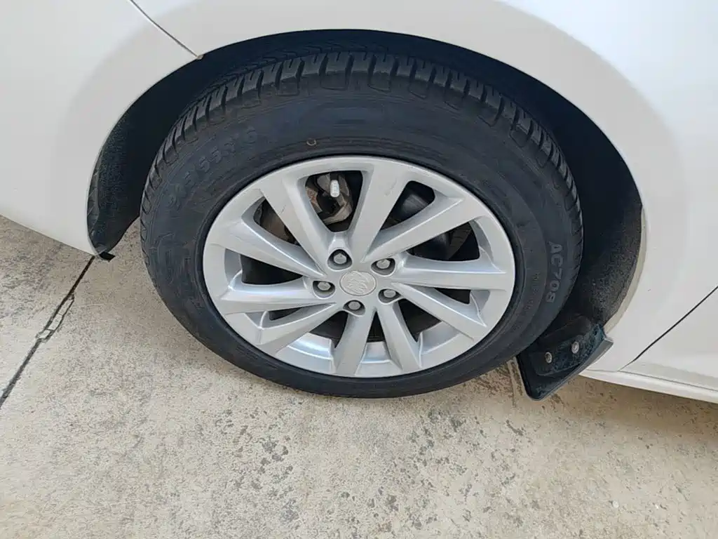 Buick Verano — миниатюра 23