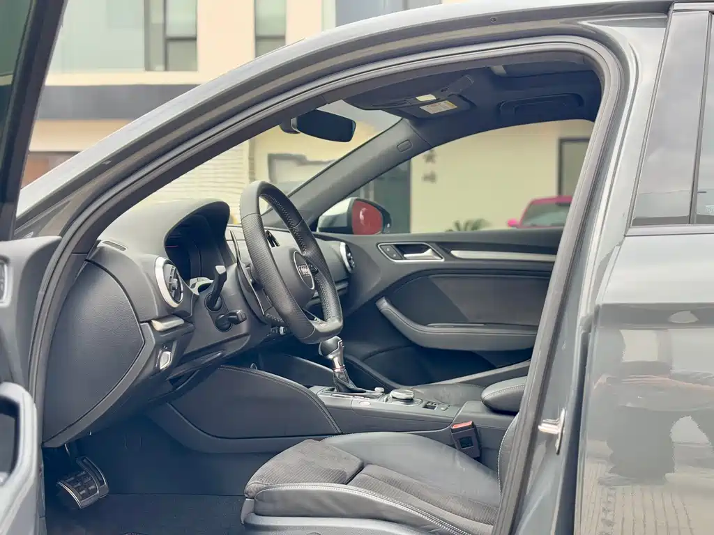 Audi S3 — миниатюра 4