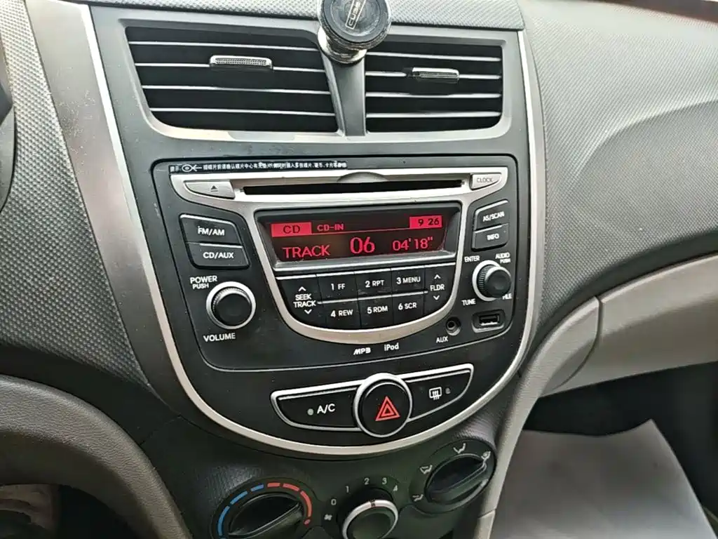 Hyundai Verna — миниатюра 13