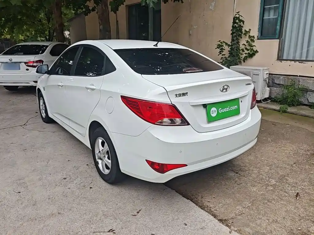 Hyundai Verna — миниатюра 5