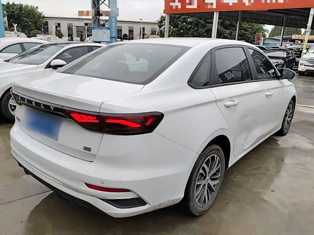 Geely Emgrand — миниатюра 7