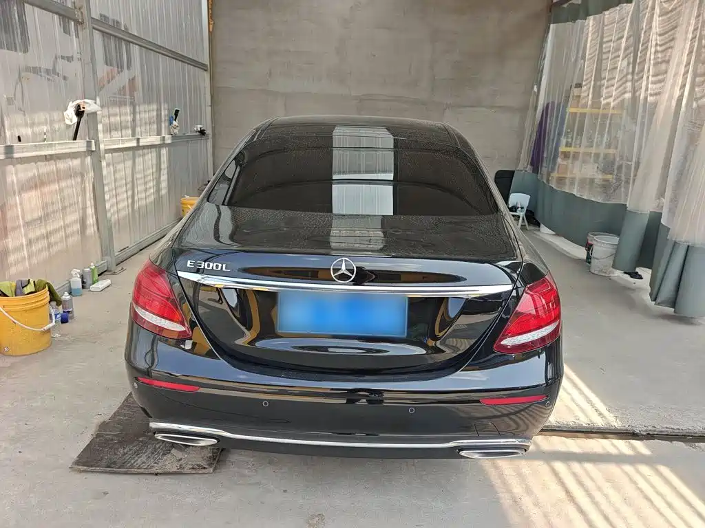 Mercedes-Benz E-Class — миниатюра 7