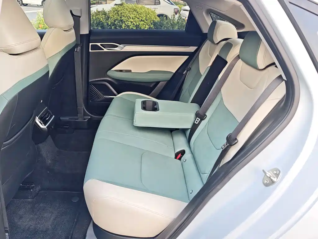 Geely L HiP — миниатюра 15