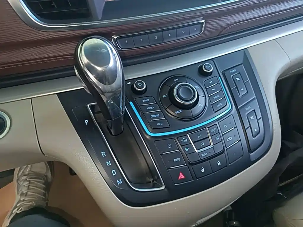 Buick GL8 — миниатюра 14