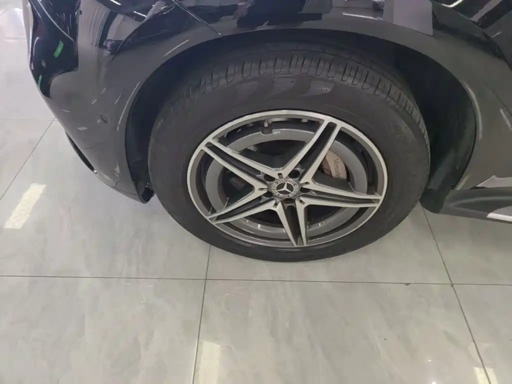 Mercedes-Benz EQC — миниатюра 23
