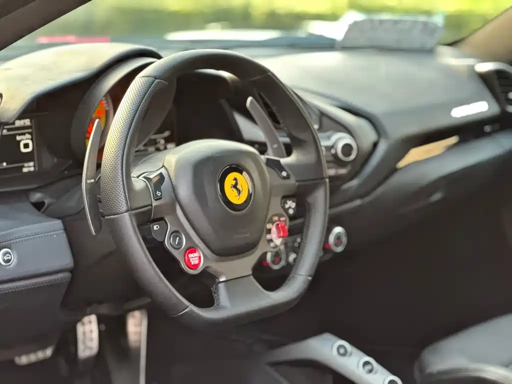 Ferrari 488 — миниатюра 4