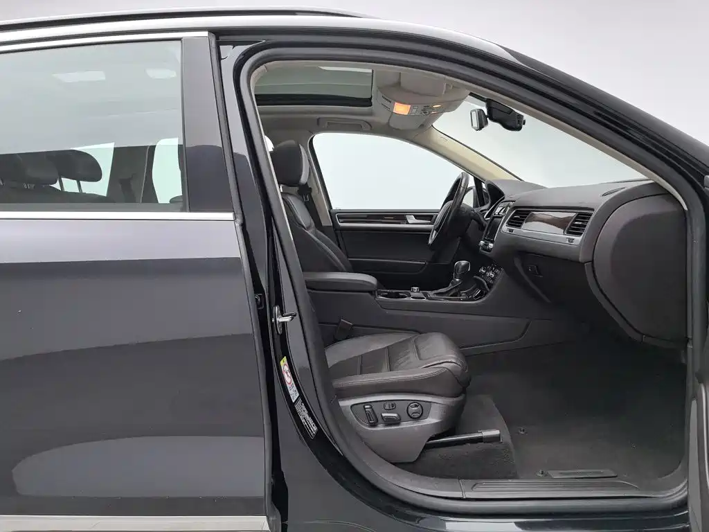 Volkswagen Touareg — миниатюра 23