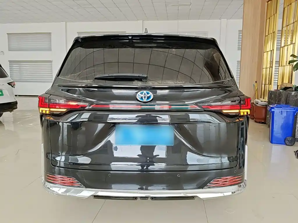 Toyota Sienna — миниатюра 6