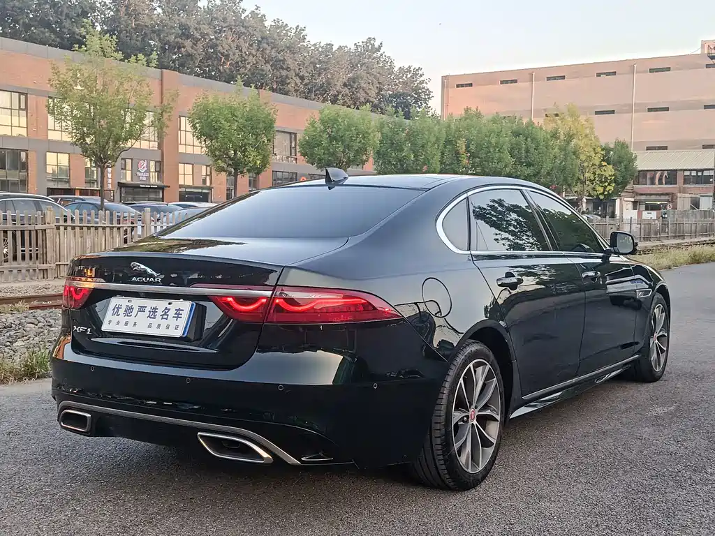 Jaguar XFL — миниатюра 9