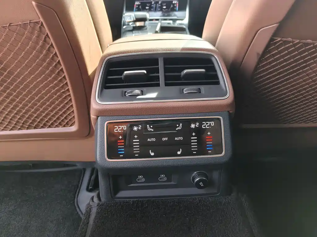 Audi A6L — миниатюра 12