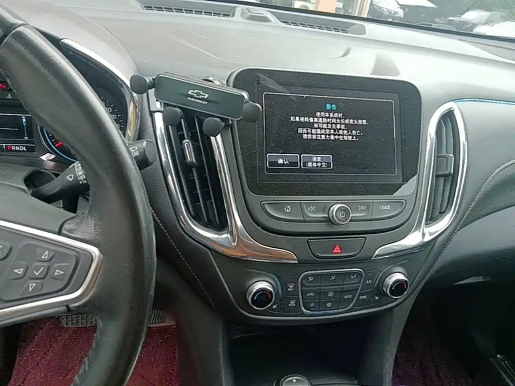Chevrolet Equinox — миниатюра 13