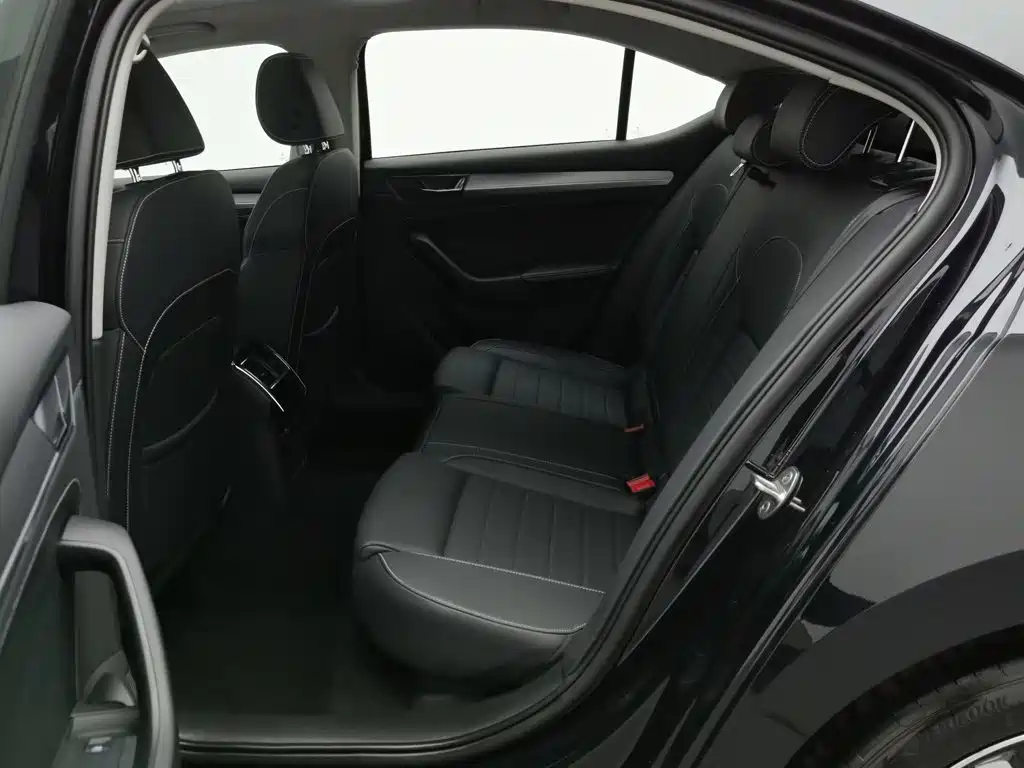 Skoda Superb — миниатюра 15