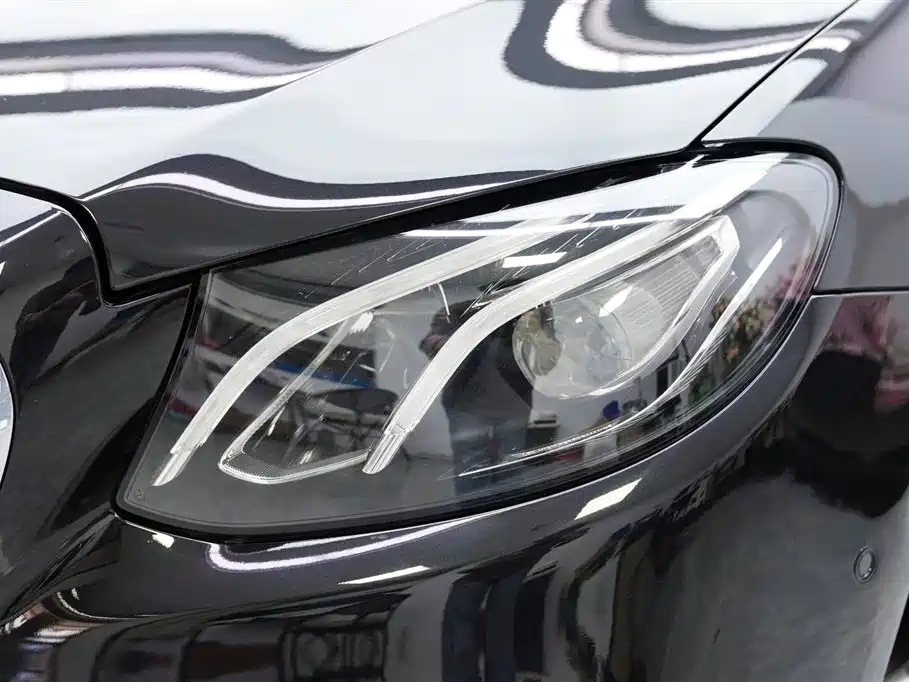 MERCEDES-BENZ  E CLASS
