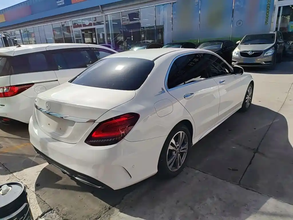 Mercedes-Benz C-Class — миниатюра 7