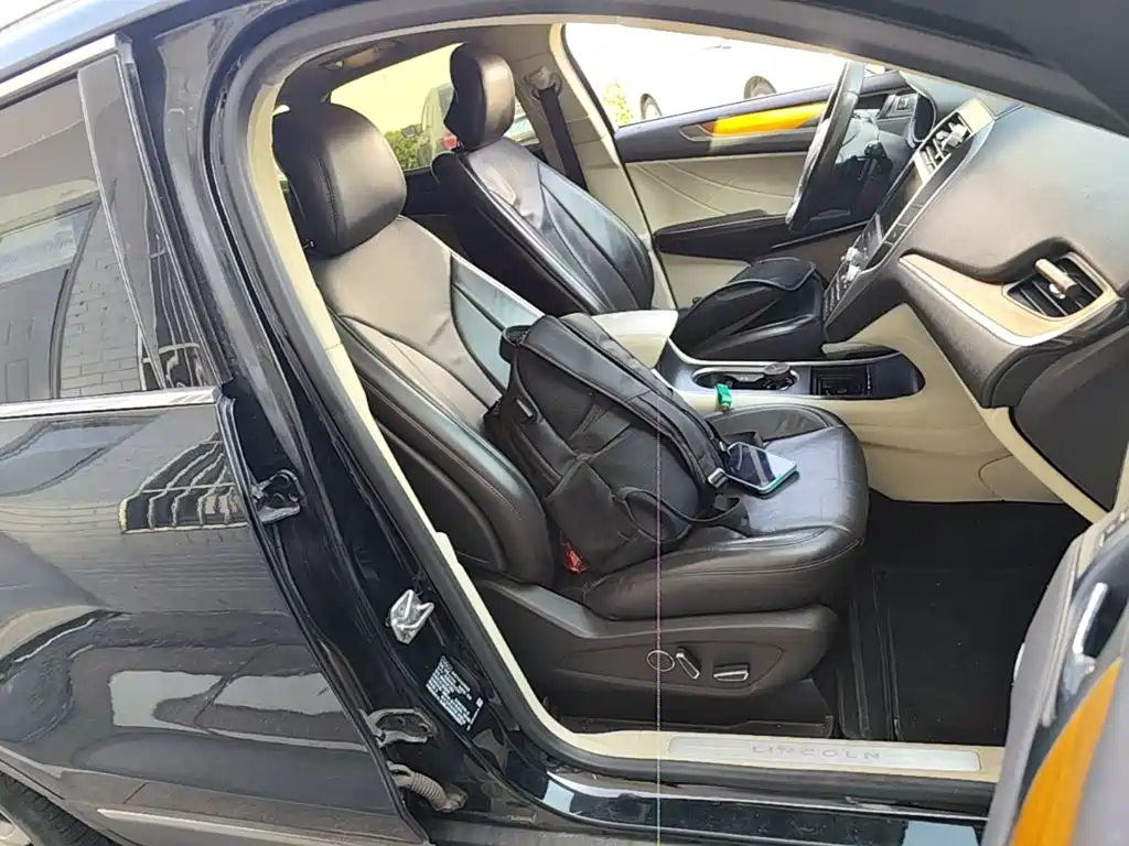 Lincoln MKC — миниатюра 25