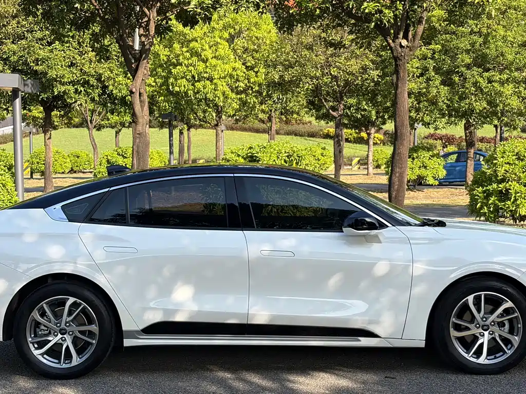 Ford Mondeo — миниатюра 7