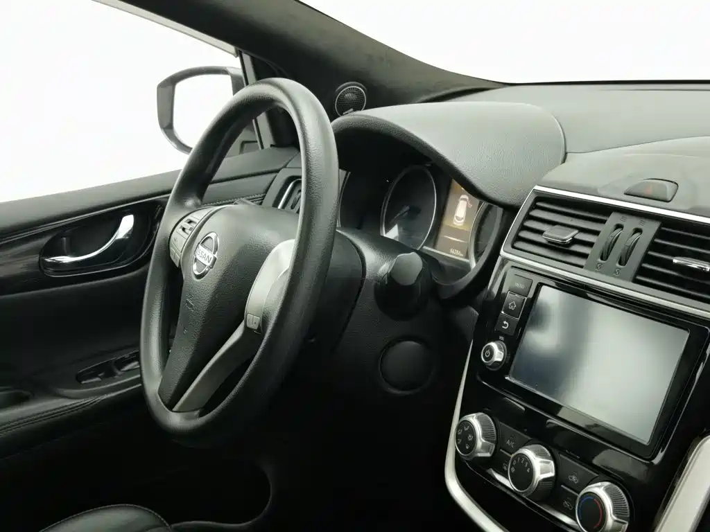 Nissan Tiida — миниатюра 22