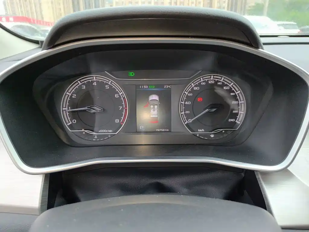 Geely Binyue — миниатюра 8