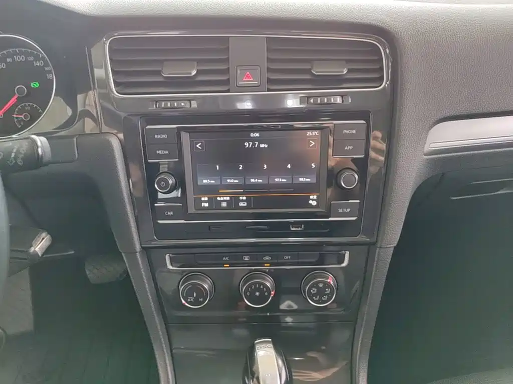 Volkswagen Golf — миниатюра 13