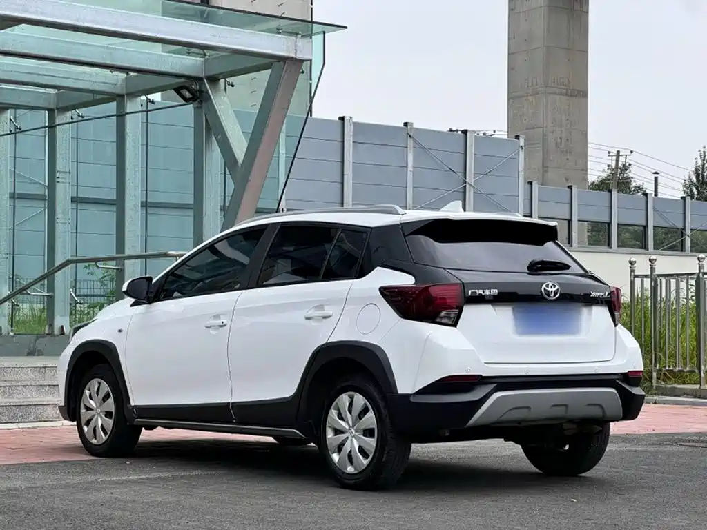 Toyota Yaris L — миниатюра 9
